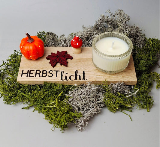 Handmade Herbstlicht mit Kürbisduft ohne Moos, Herbstdeko mit Duftkerze, Deko und Geschenkidee für Damen, Kerze mit Holzbrett & Kürbisduft